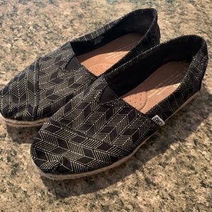 TOMS Flats